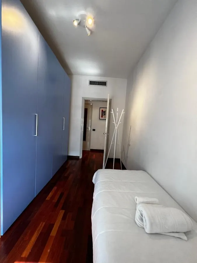 Apartment Solution Home Solari Milan Italy